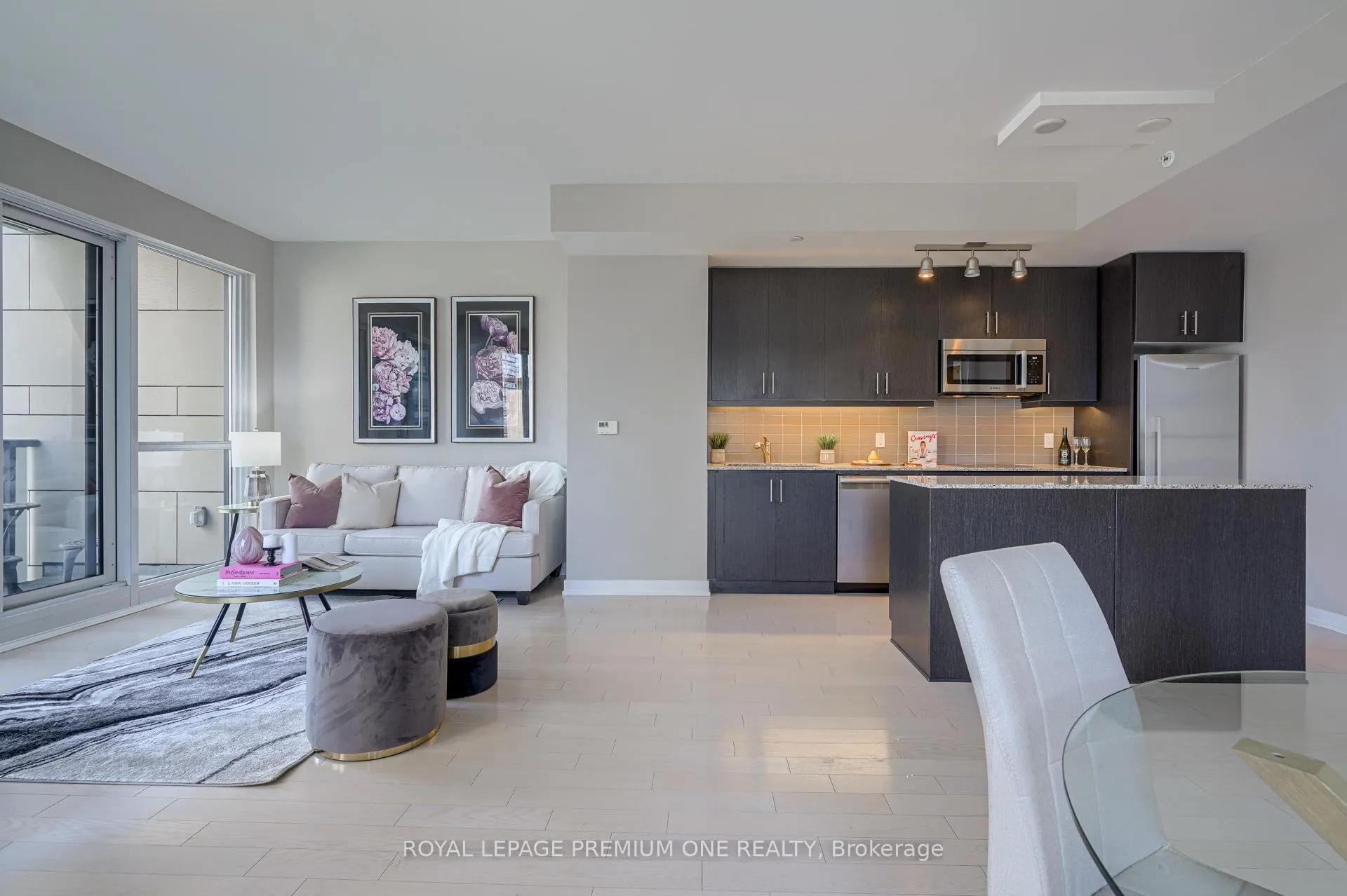Photo 7 of Unit 806, 1 The Esplanade, Toronto, Waterfront Communities — HOMEH