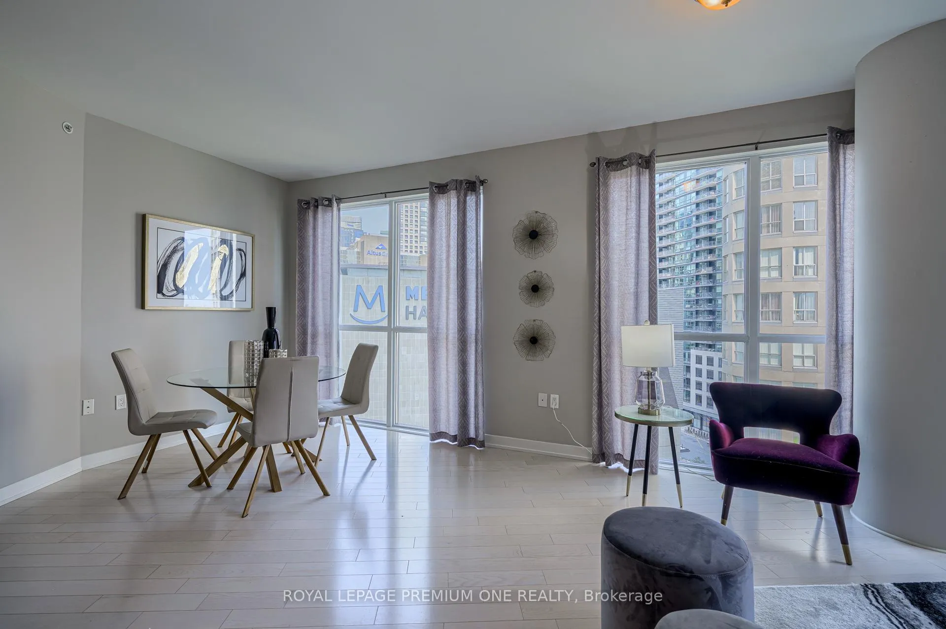 Photo 8 of Unit 806, 1 The Esplanade, Toronto, Waterfront Communities — HOMEH