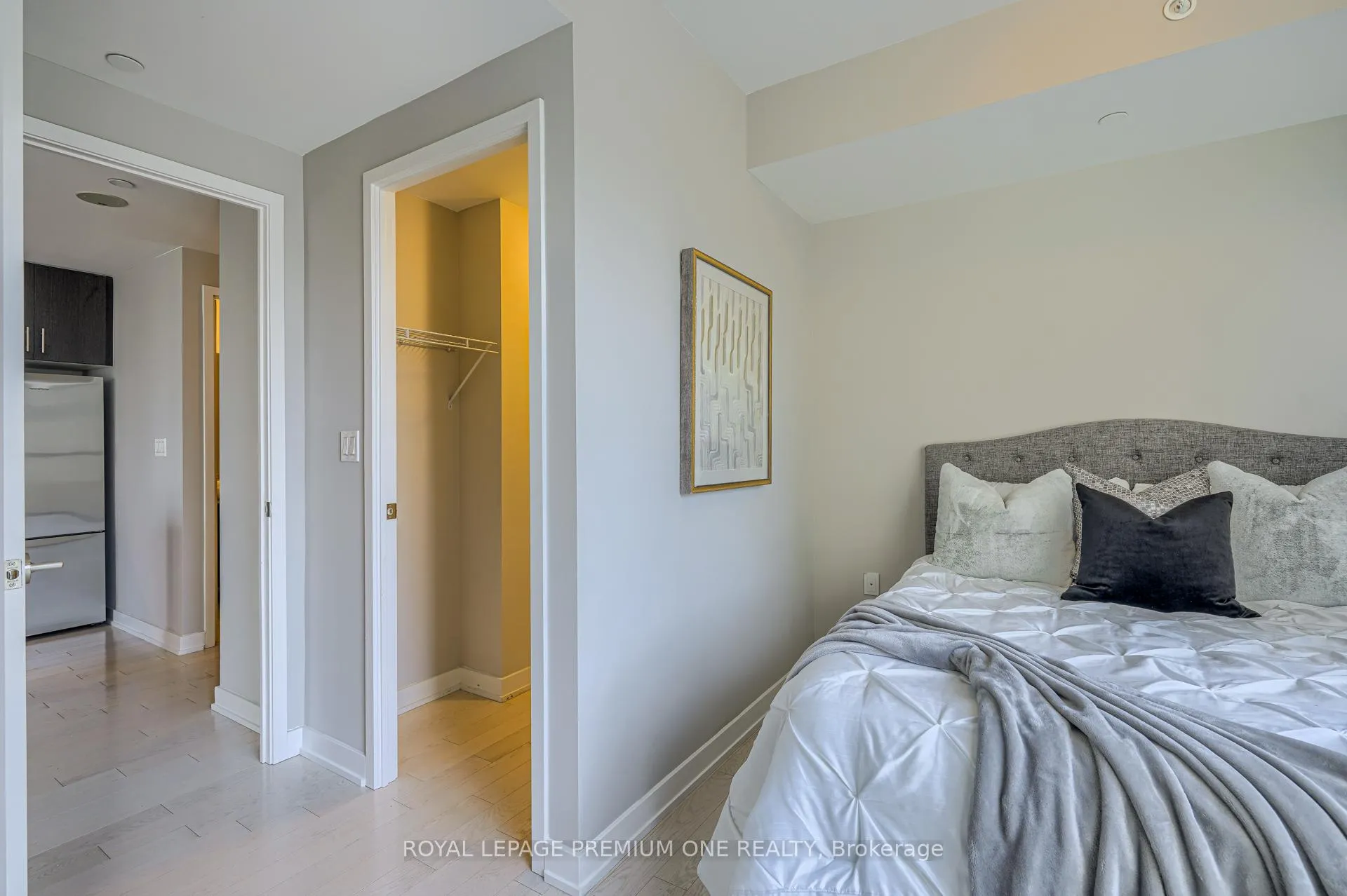 Photo 12 of Unit 806, 1 The Esplanade, Toronto, Waterfront Communities — HOMEH