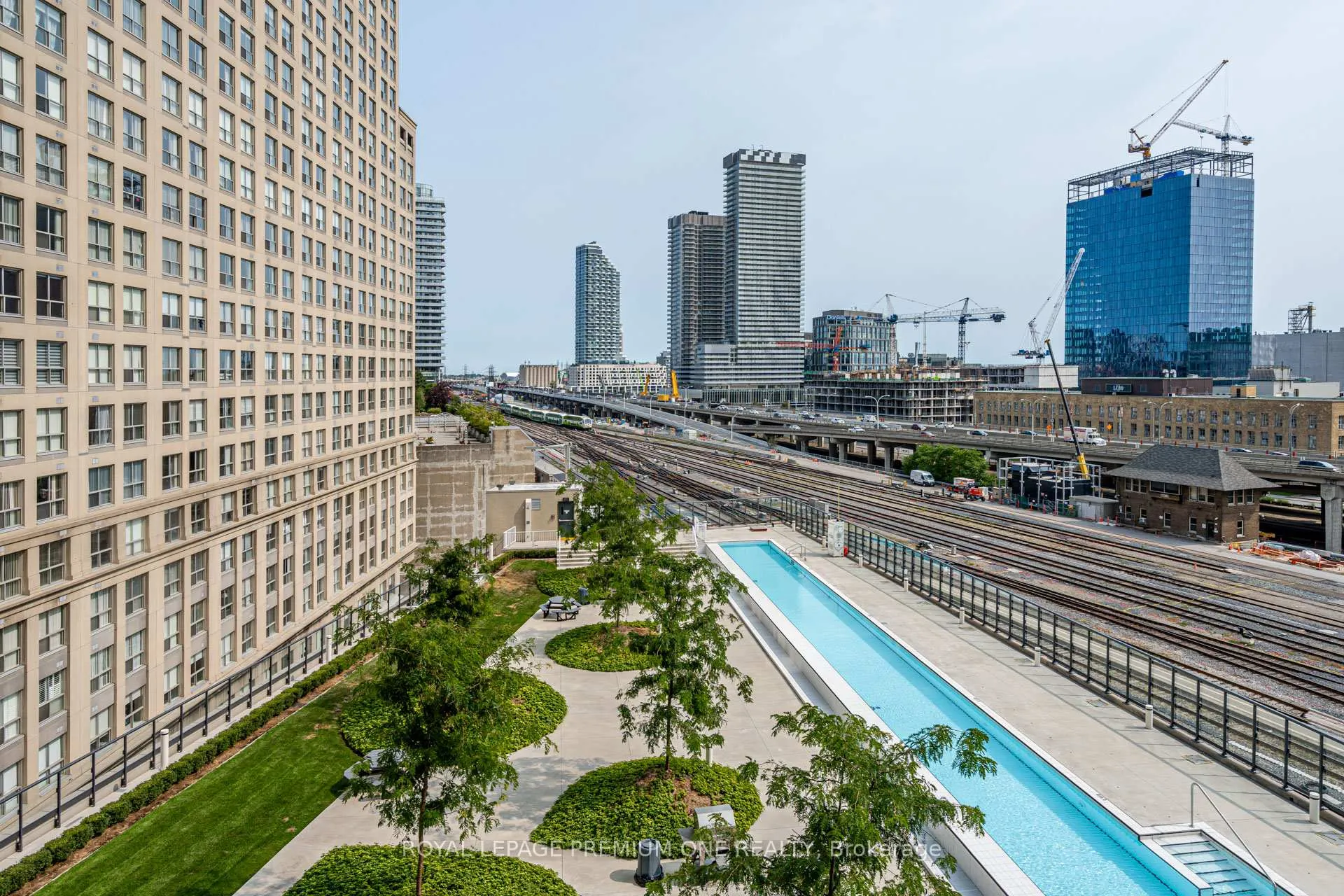 Photo 14 of Unit 806, 1 The Esplanade, Toronto, Waterfront Communities — HOMEH