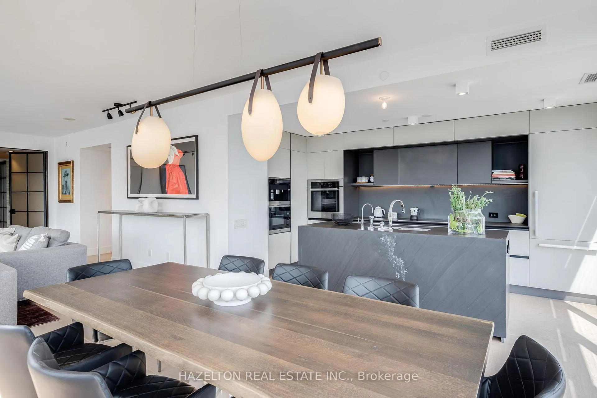 Photo 8 of Unit 1609, 170 Avenue Road, Toronto, The Annex — HOMEH