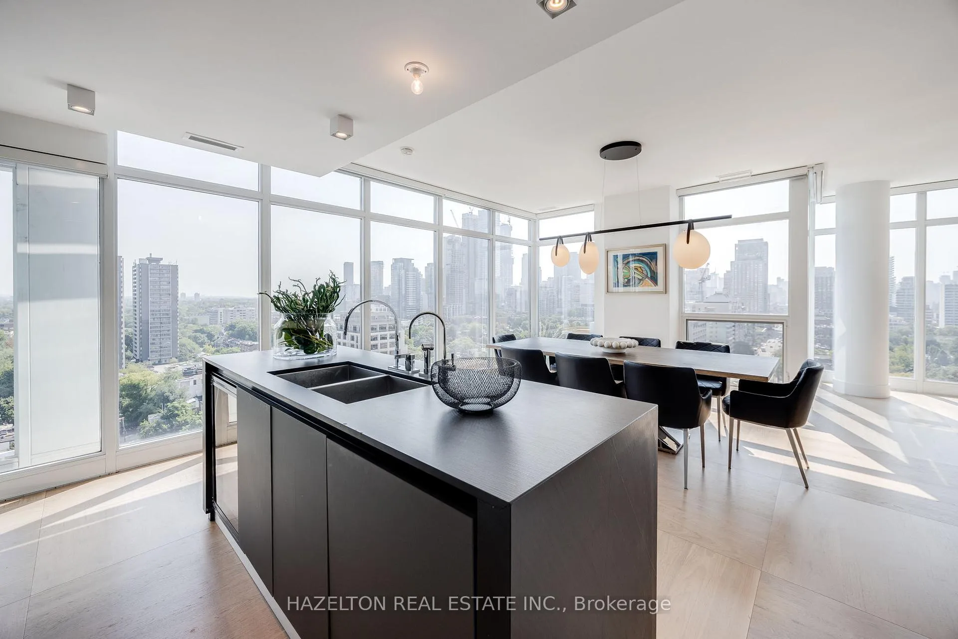 Photo 13 of Unit 1609, 170 Avenue Road, Toronto, The Annex — HOMEH