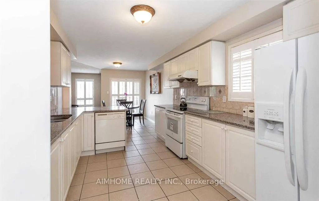 Photo 2 of 34 Raymond Bartlett Avenue, Markham, Village Green-South Unionville — HOMEH