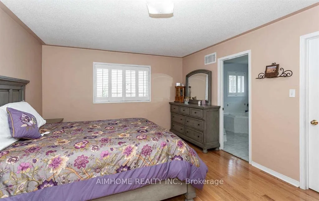 Photo 8 of 34 Raymond Bartlett Avenue, Markham, Village Green-South Unionville — HOMEH