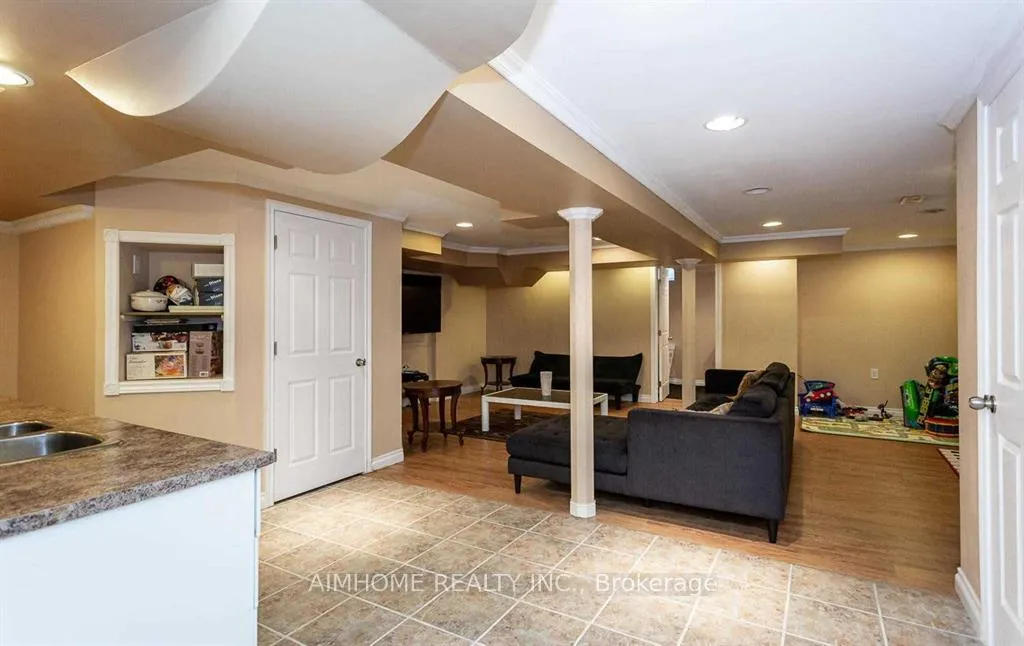 Photo 18 of 34 Raymond Bartlett Avenue, Markham, Village Green-South Unionville — HOMEH