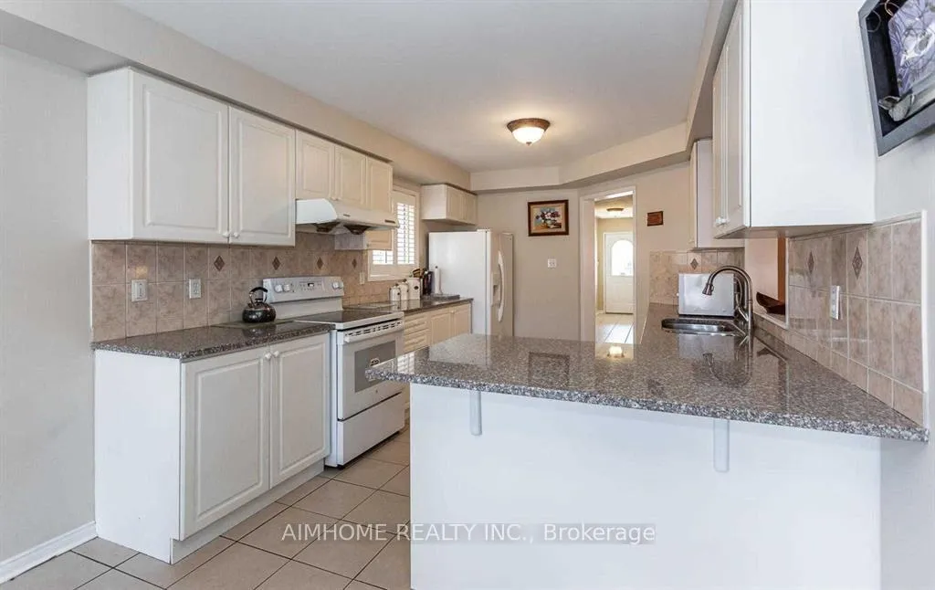 Photo 38 of 34 Raymond Bartlett Avenue, Markham, Village Green-South Unionville — HOMEH