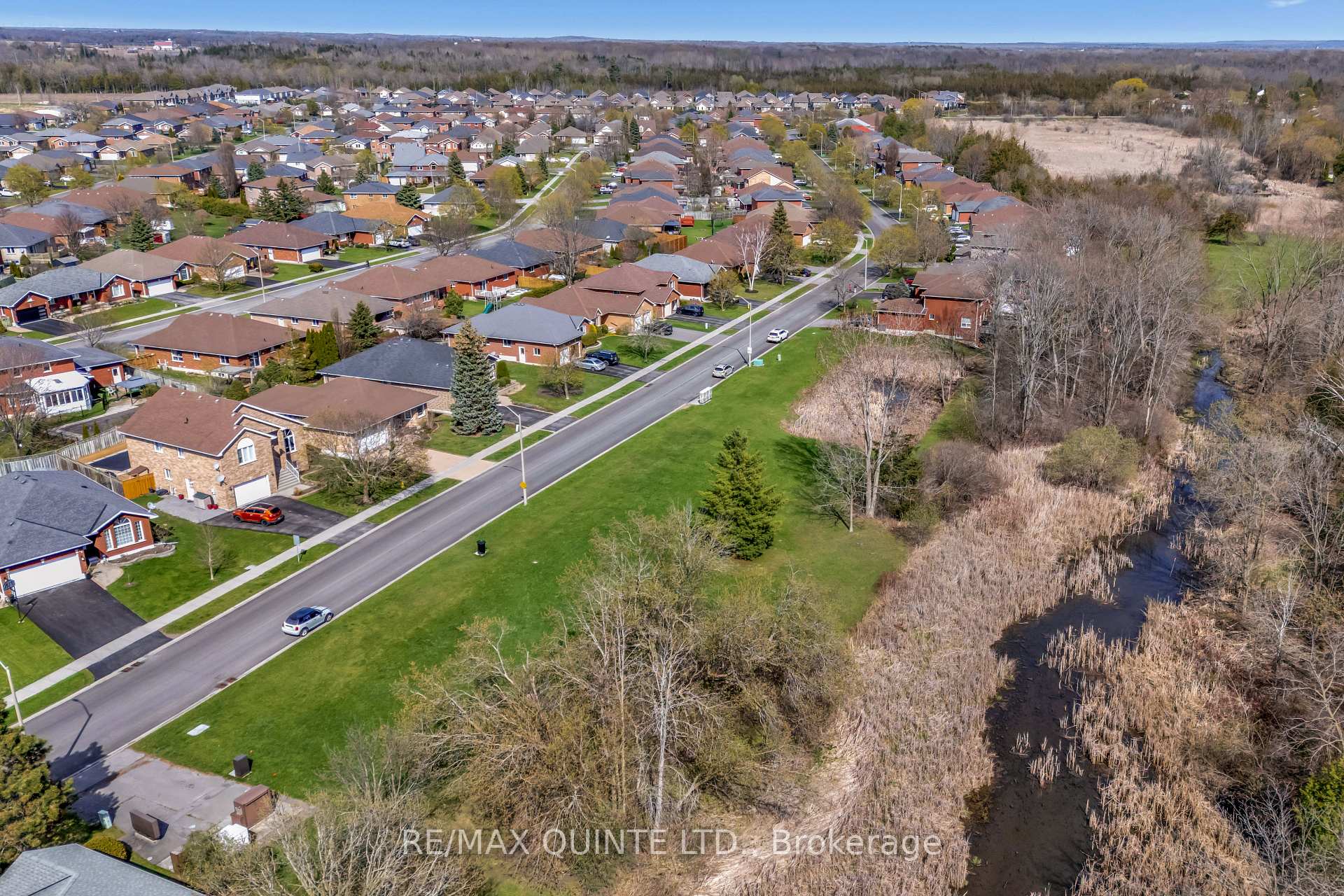Photo 2 of 20 Oak Ridge Boulevard, Belleville, Belleville Ward — HOMEH