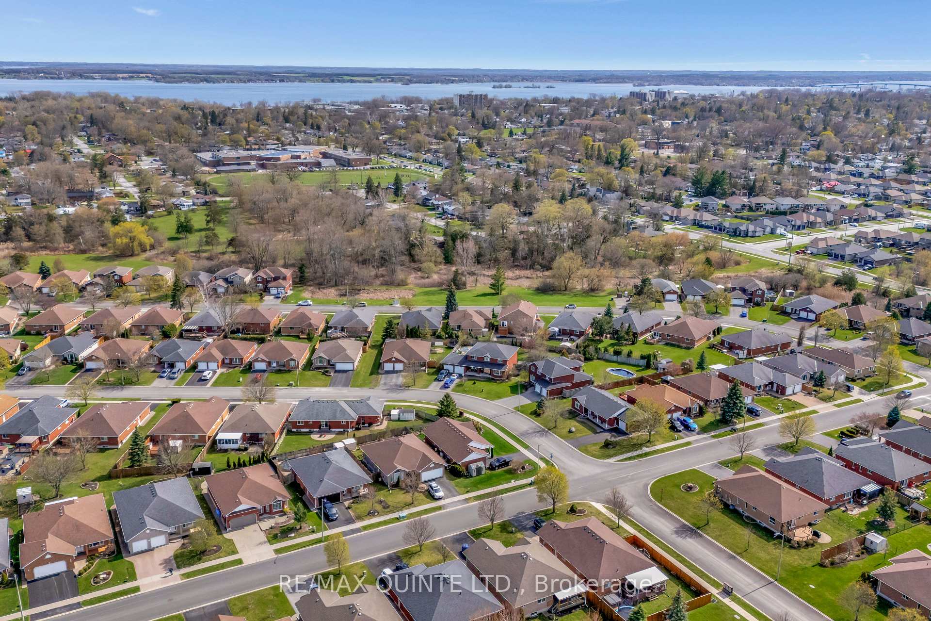 Photo 3 of 20 Oak Ridge Boulevard, Belleville, Belleville Ward — HOMEH
