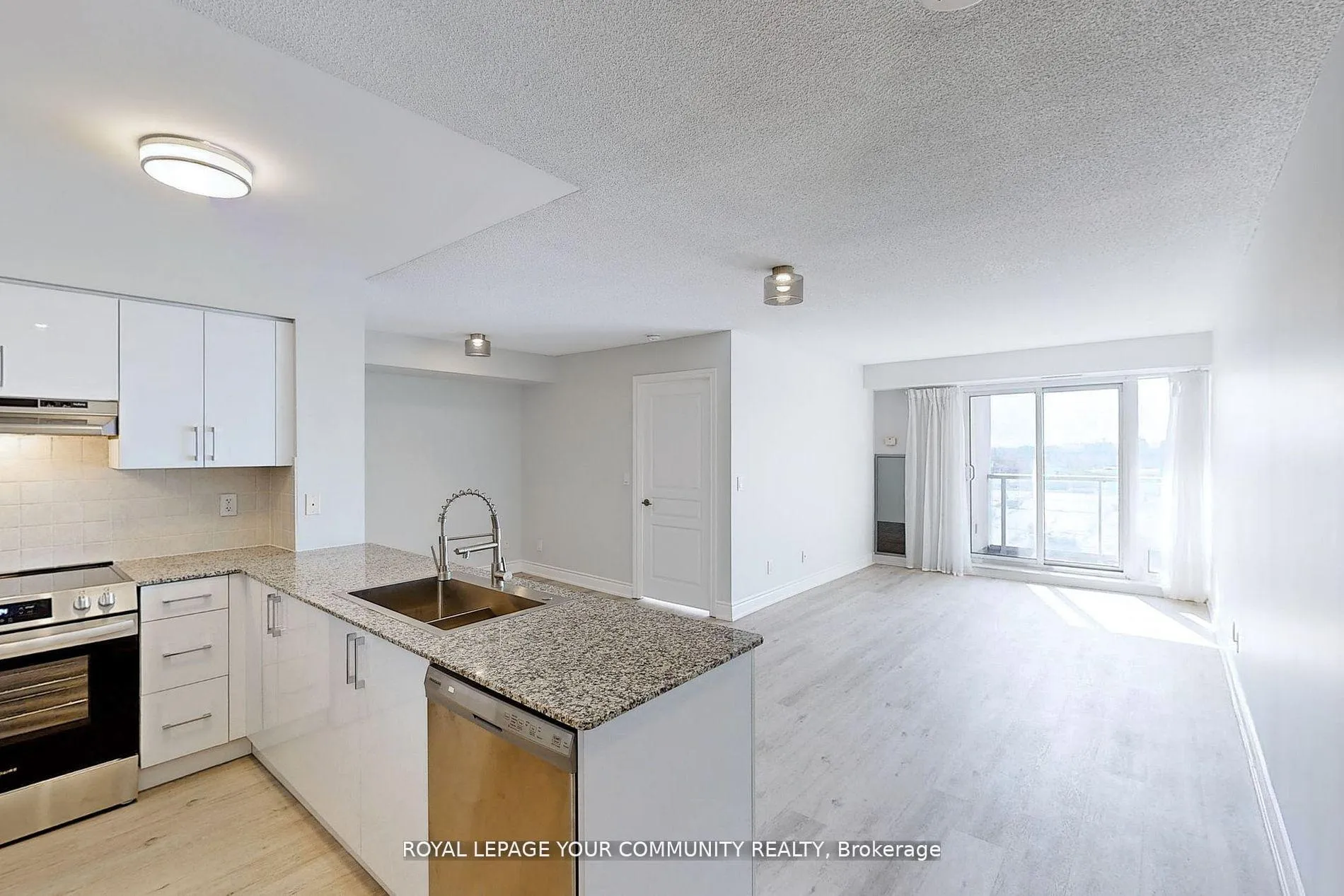 Photo 4 of Unit 801, 7 North Park Road, Vaughan, Beverley Glen — HOMEH