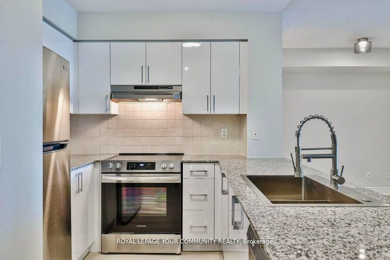 Photo 6 of Unit 801, 7 North Park Road, Vaughan, Beverley Glen — HOMEH
