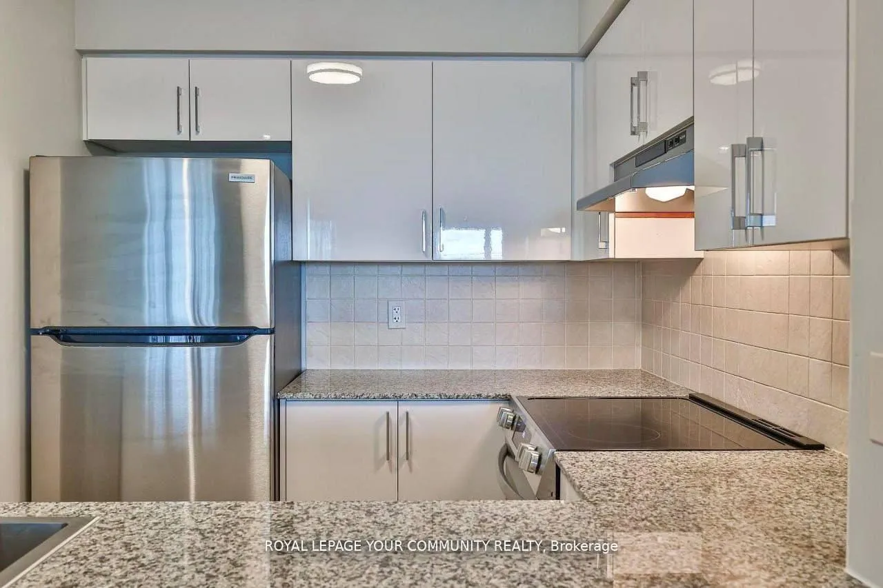 Photo 7 of Unit 801, 7 North Park Road, Vaughan, Beverley Glen — HOMEH