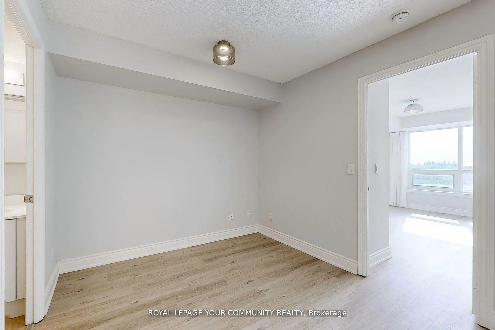 Photo 9 of Unit 801, 7 North Park Road, Vaughan, Beverley Glen — HOMEH