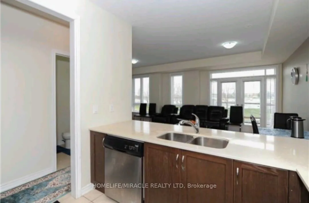 Photo 4 of Unit 8, 9601 Jane Street, Vaughan, Maple — HOMEH