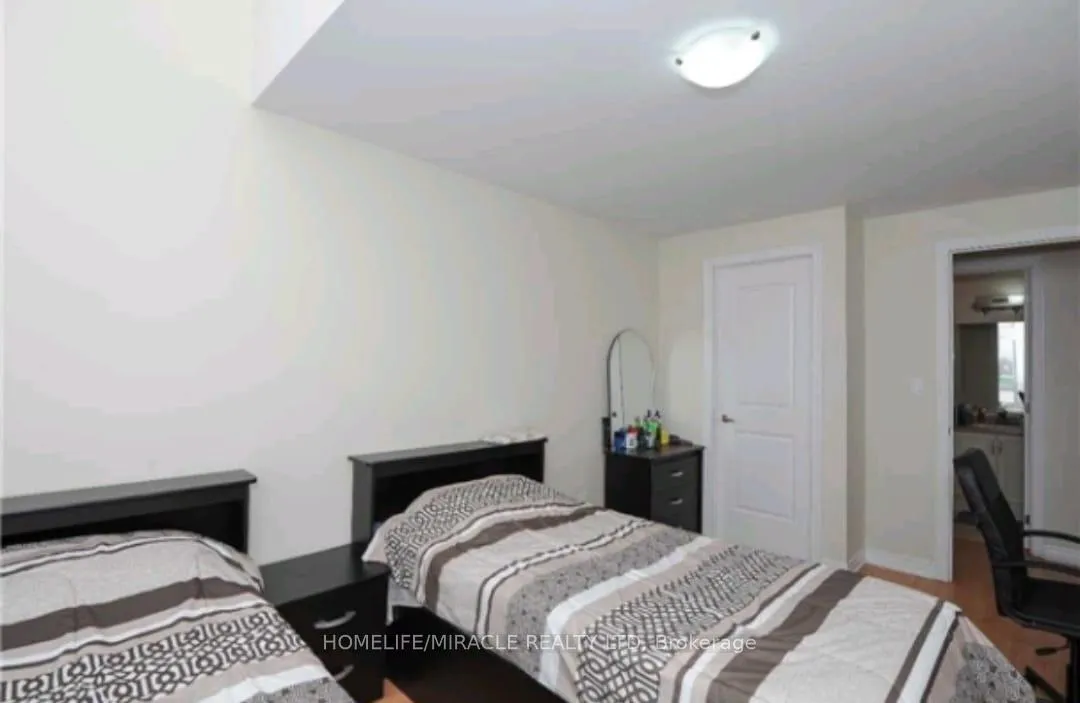 Photo 12 of Unit 8, 9601 Jane Street, Vaughan, Maple — HOMEH