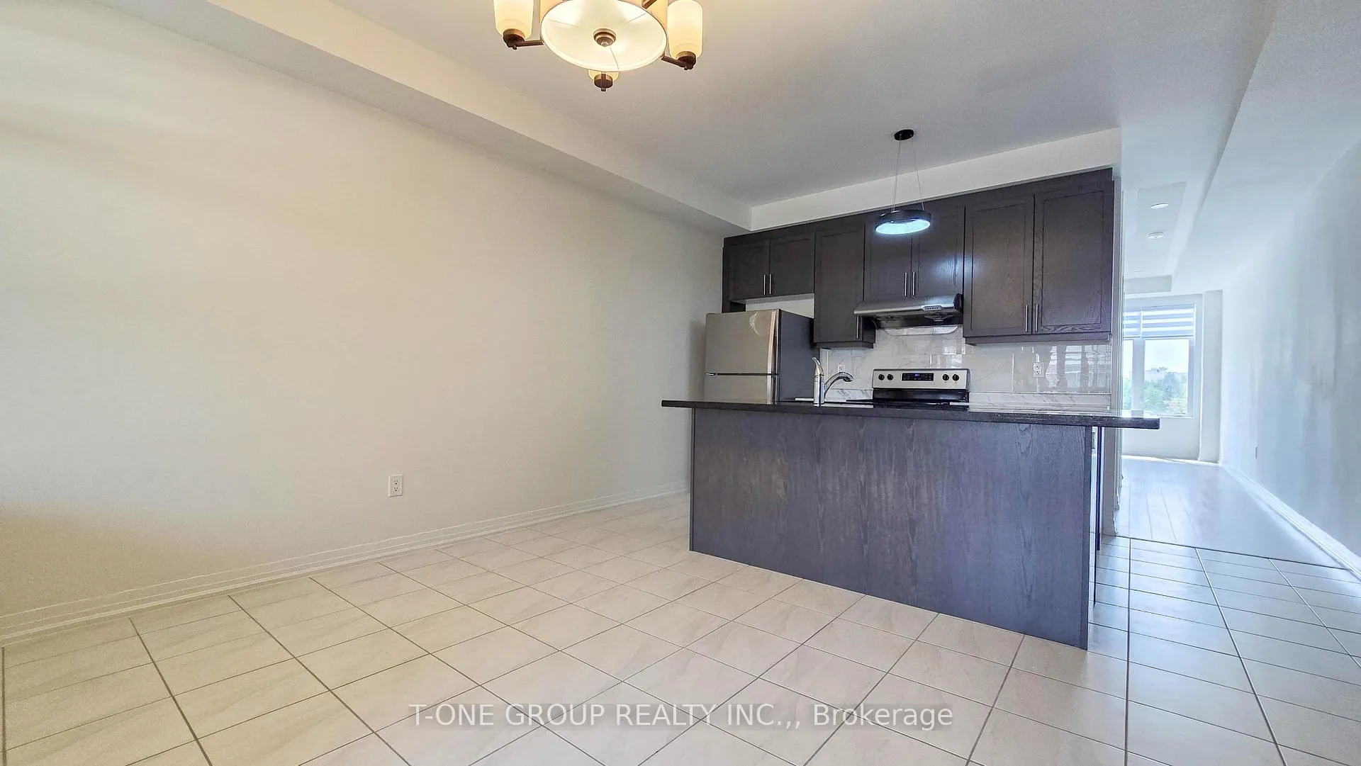 Photo 3 of 28 Stoeber Lane, Markham, Box Grove — HOMEH