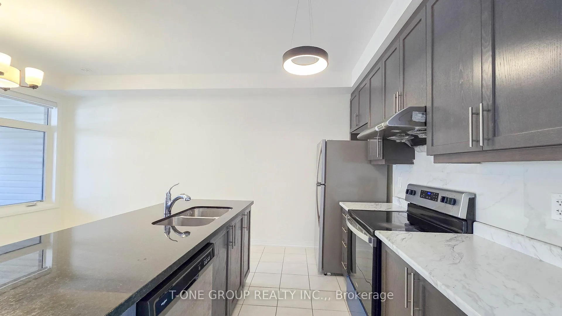 Photo 10 of 28 Stoeber Lane, Markham, Box Grove — HOMEH