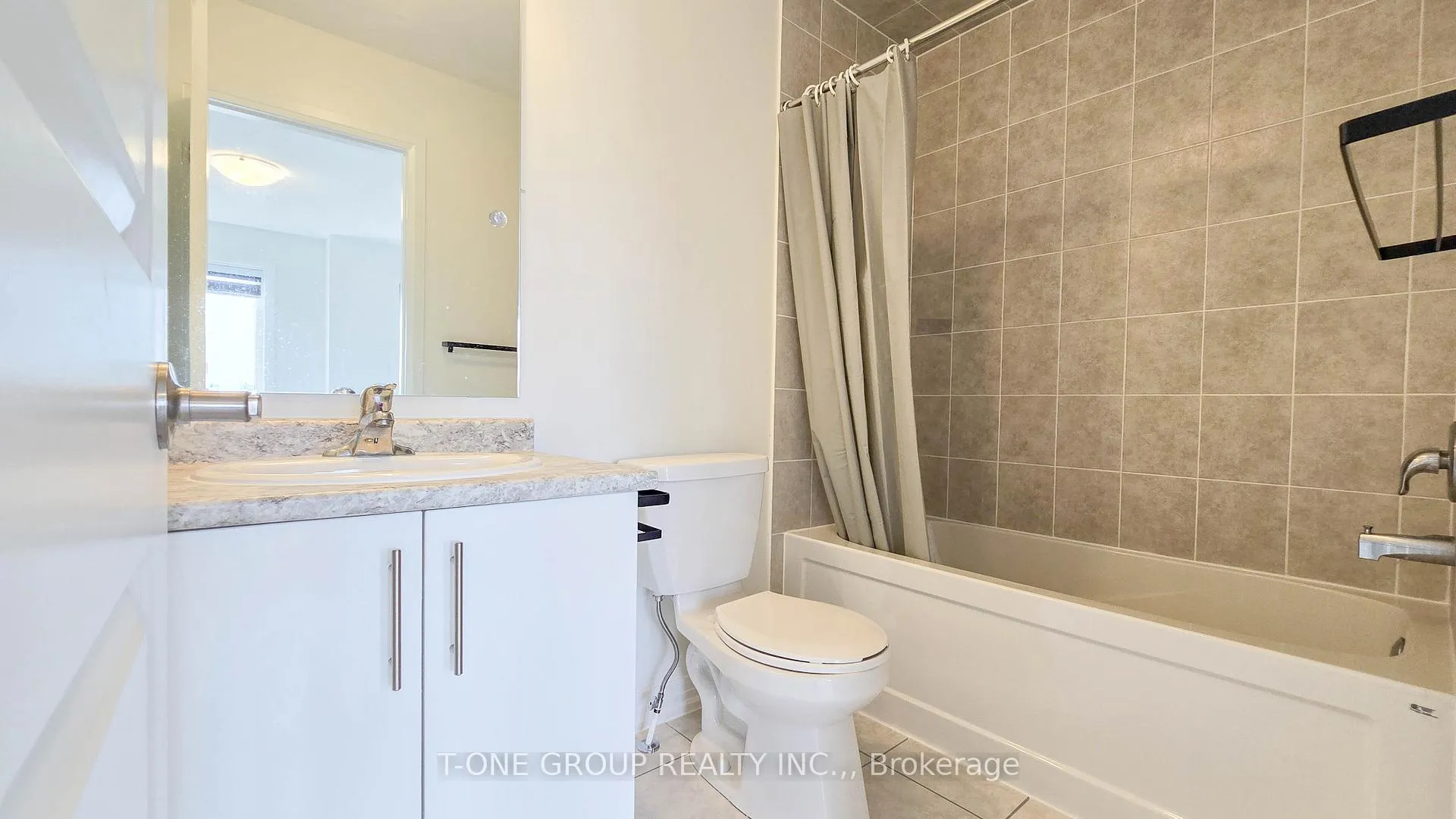 Photo 17 of 28 Stoeber Lane, Markham, Box Grove — HOMEH