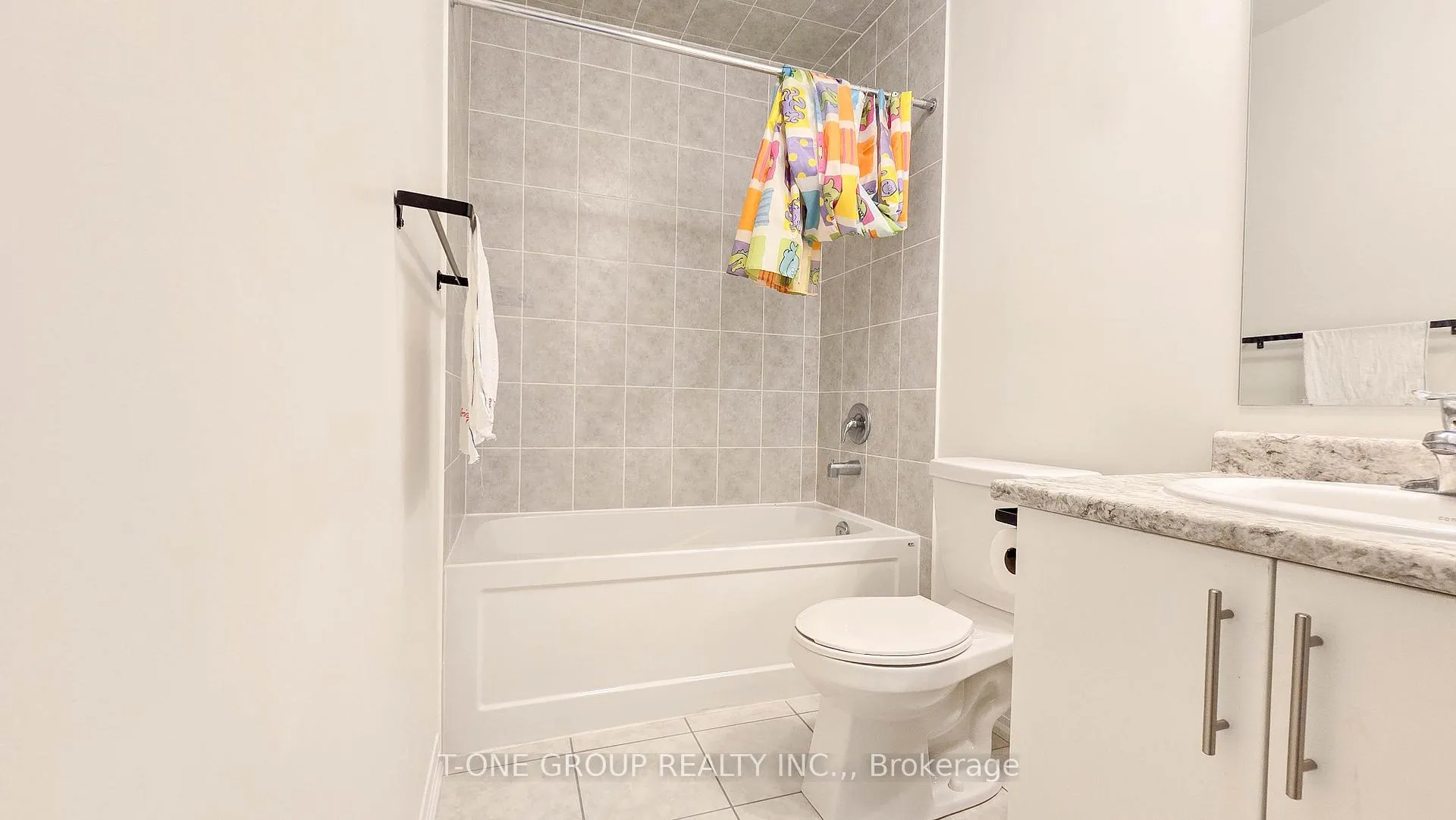 Photo 19 of 28 Stoeber Lane, Markham, Box Grove — HOMEH