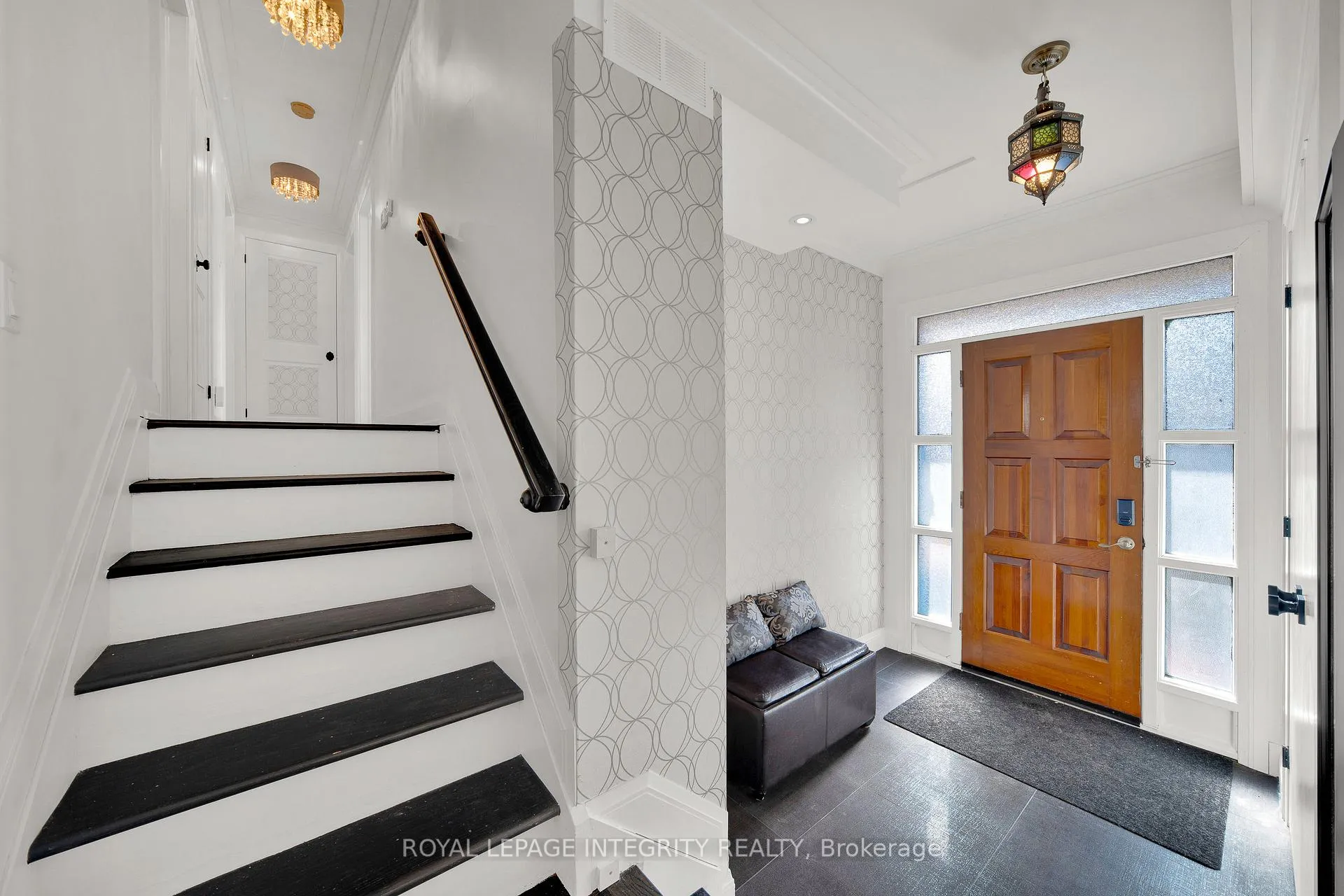 Photo 4 of 9 Bellfield Street, Ottawa, Bayshore — HOMEH