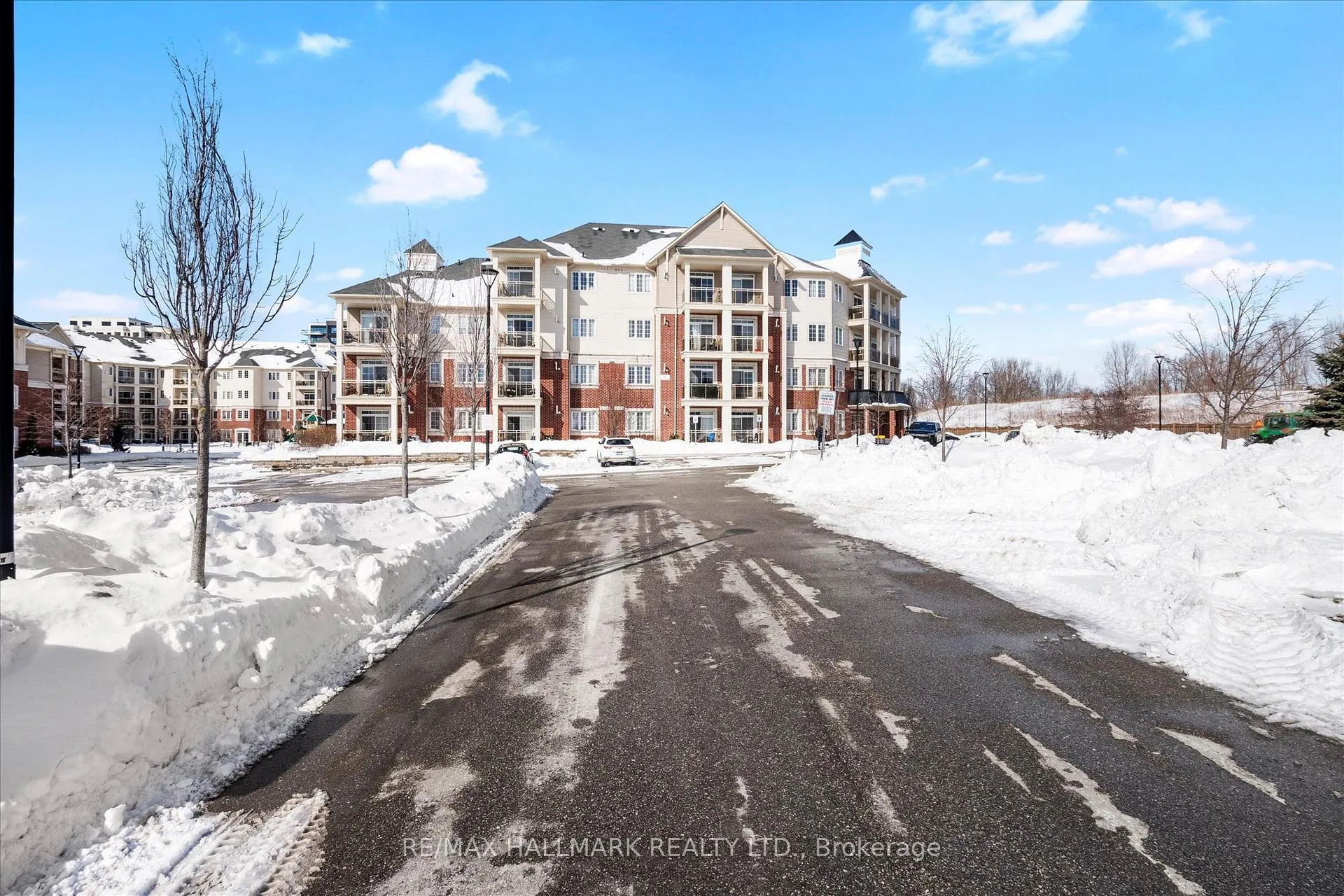 Photo 1 of Unit 227, 80 Aspen Springs Drive, Clarington, Bowmanville — HOMEH
