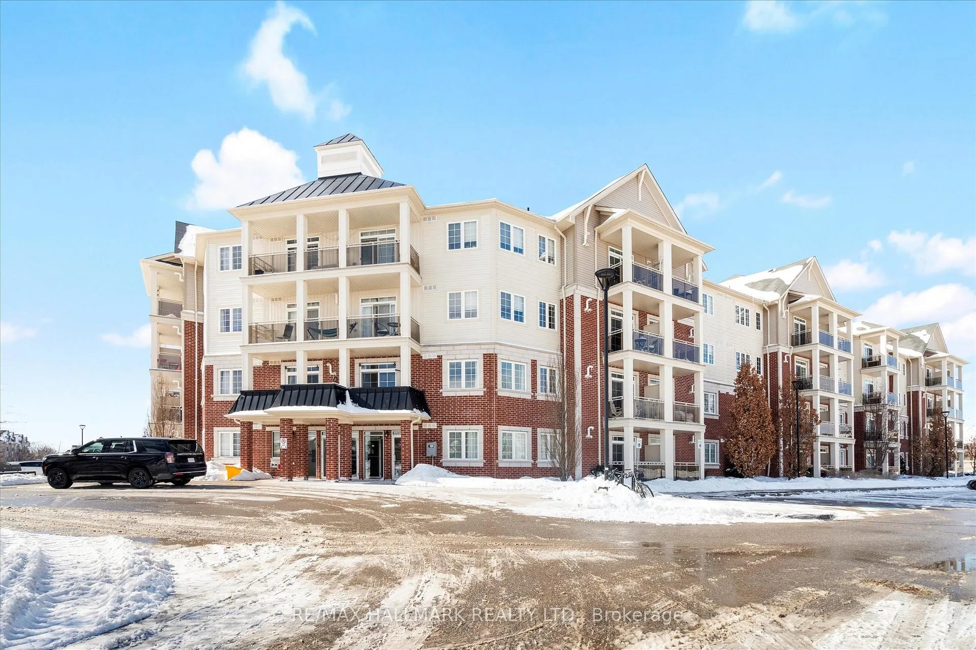 Photo 3 of Unit 227, 80 Aspen Springs Drive, Clarington, Bowmanville — HOMEH