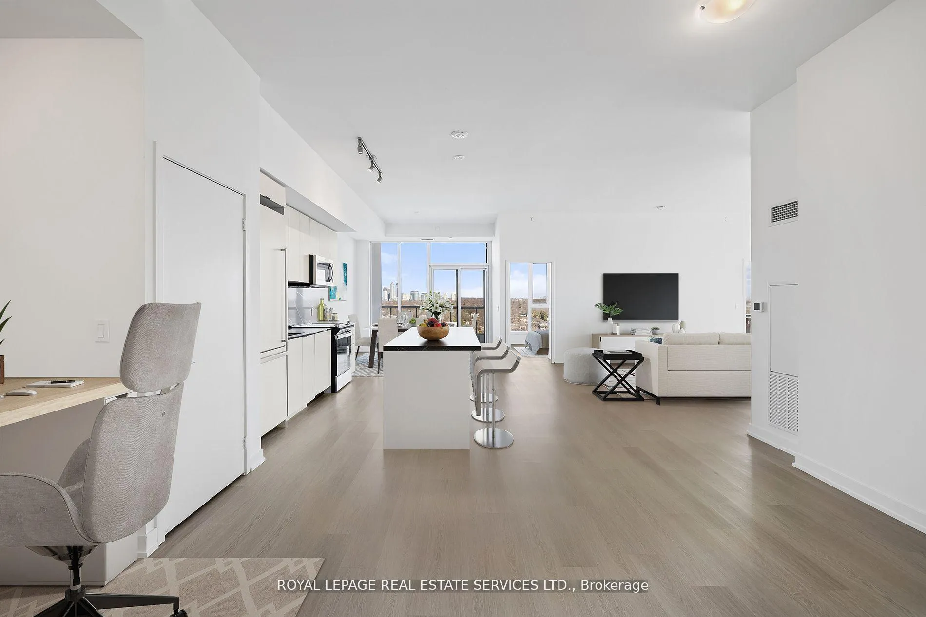 Photo 3 of Unit 1106, 859 The Queensway, Etobicoke, Stonegate-Queensway — HOMEH