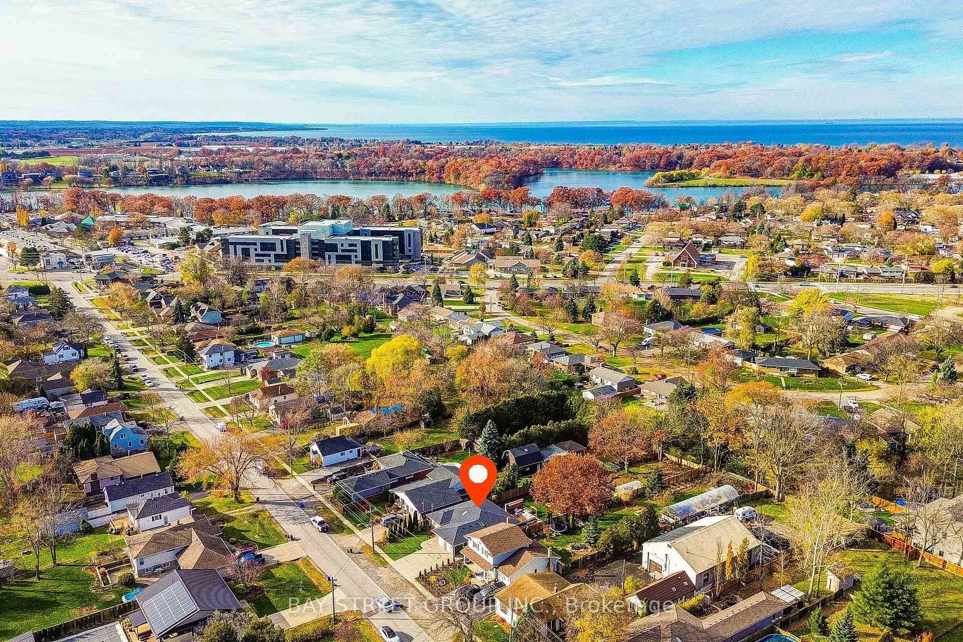 Photo 3 of 47 Cecil Street, St. Catharines, Lakeport — HOMEH