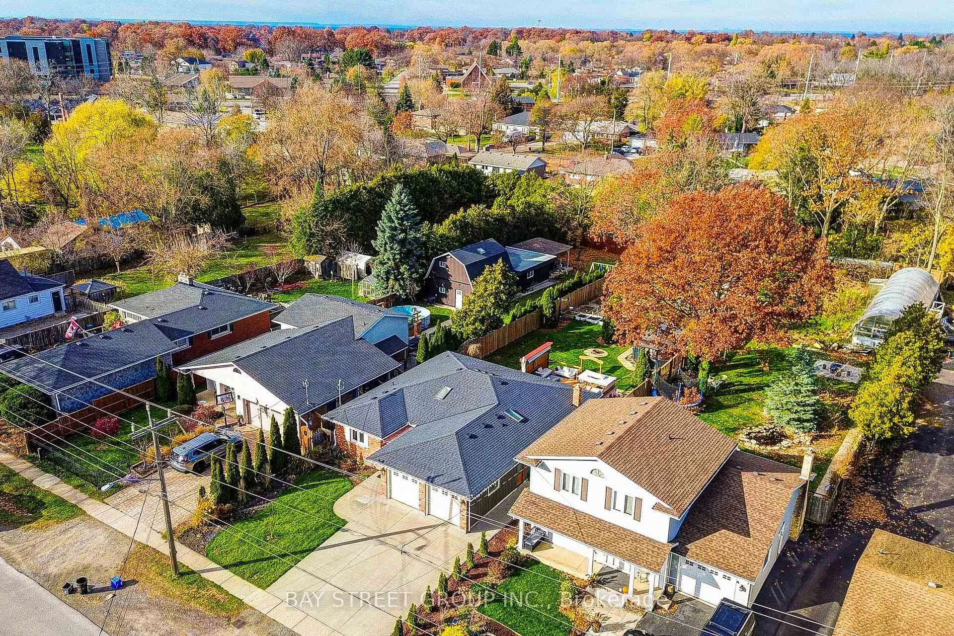 Photo 5 of 47 Cecil Street, St. Catharines, Lakeport — HOMEH