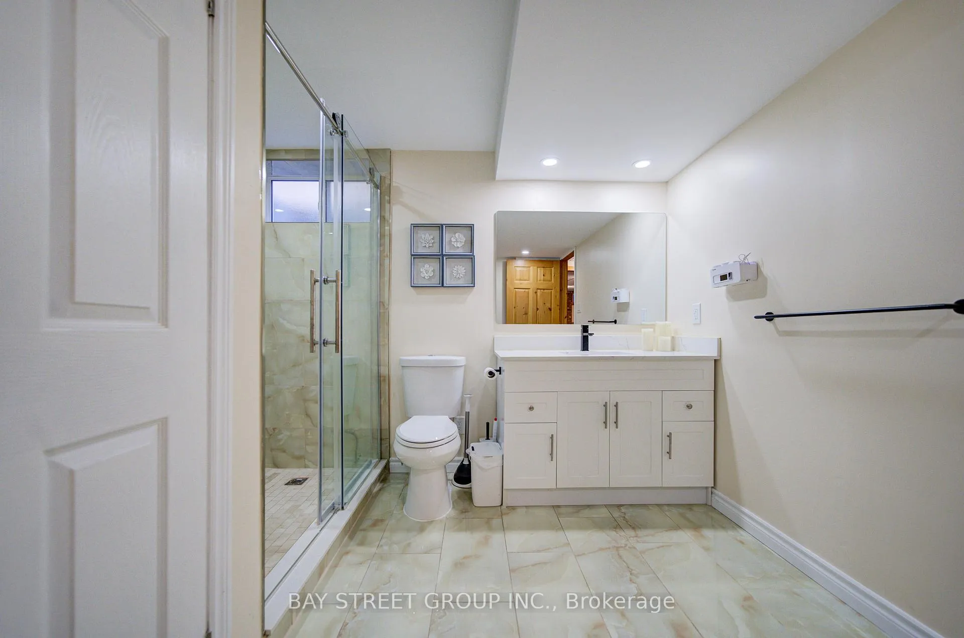 Photo 38 of 47 Cecil Street, St. Catharines, Lakeport — HOMEH