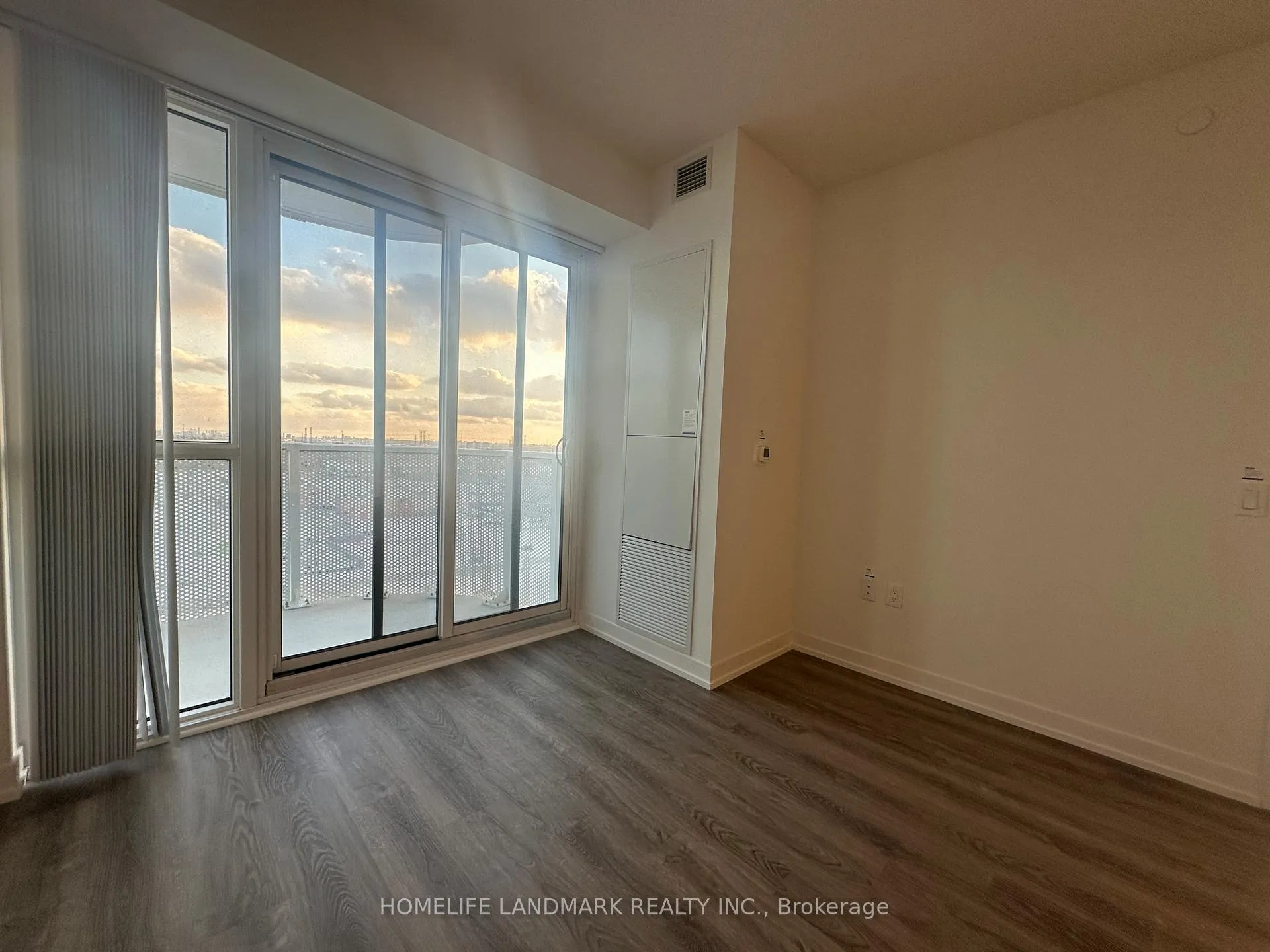 Photo 14 of Unit 1206, 195 Commerce Street, Vaughan, Vaughan Corporate Centre — HOMEH
