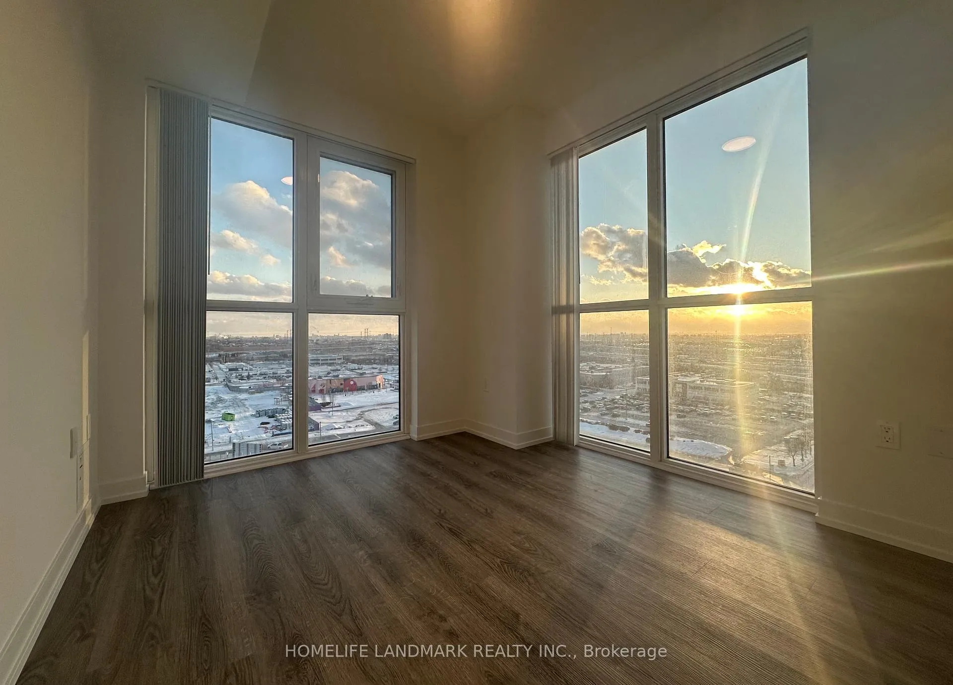 Photo 16 of Unit 1206, 195 Commerce Street, Vaughan, Vaughan Corporate Centre — HOMEH