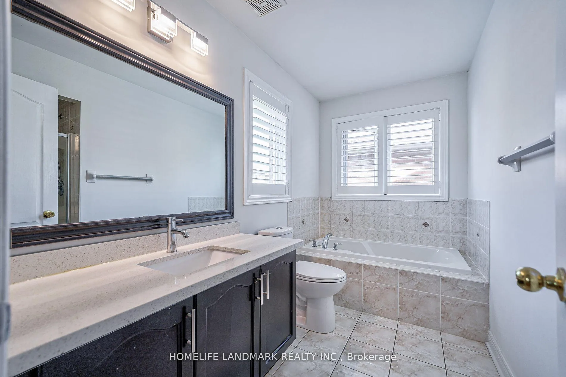 Photo 12 of 42 Redmond Drive, Vaughan, Patterson — HOMEH