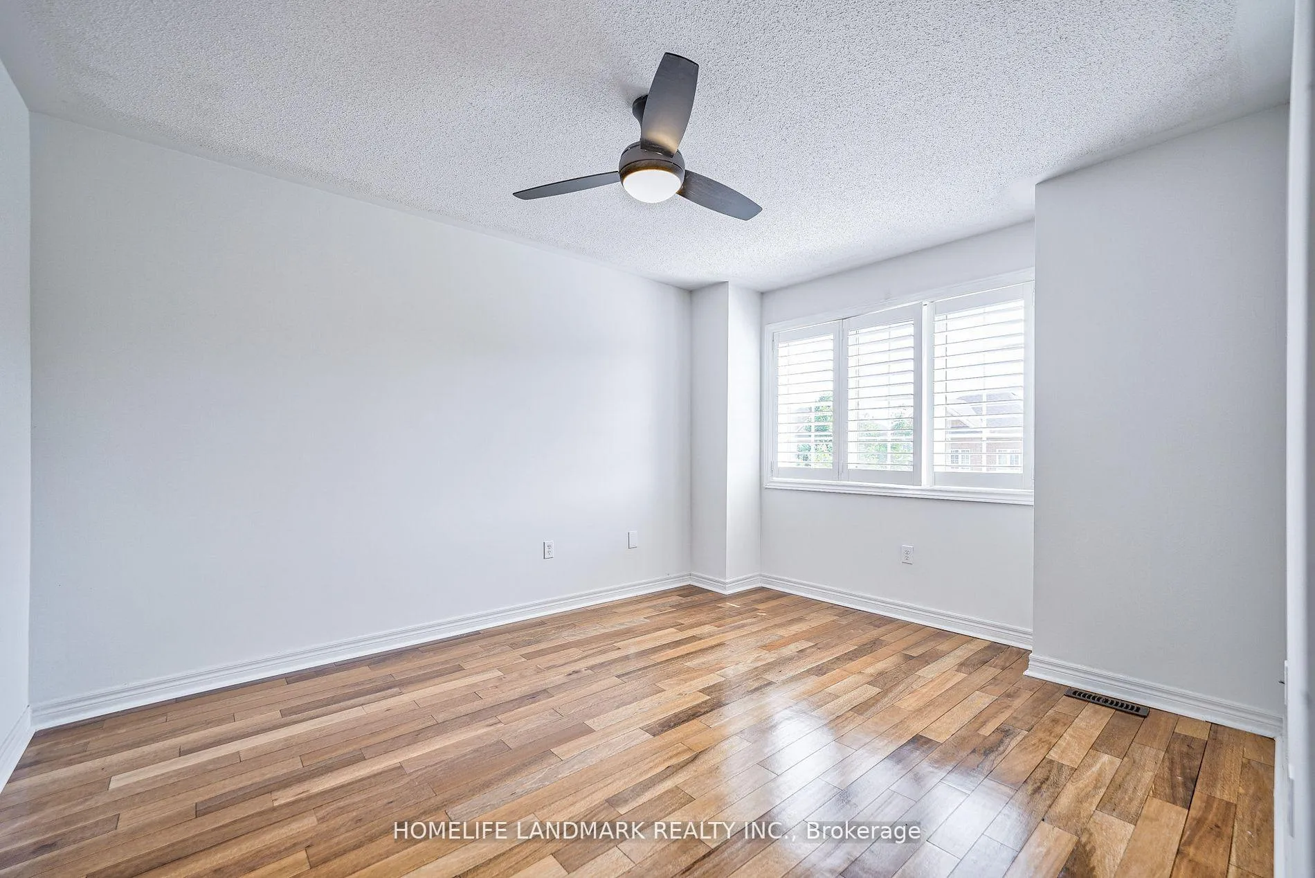 Photo 14 of 42 Redmond Drive, Vaughan, Patterson — HOMEH