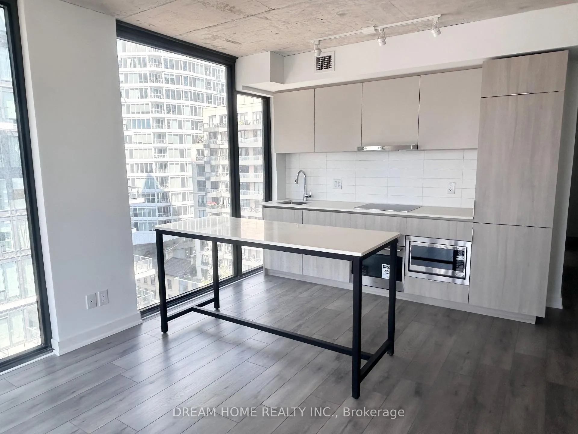 Photo 3 of Unit 802, 47 Mutual Street, Toronto, Church-Yonge Corridor — HOMEH