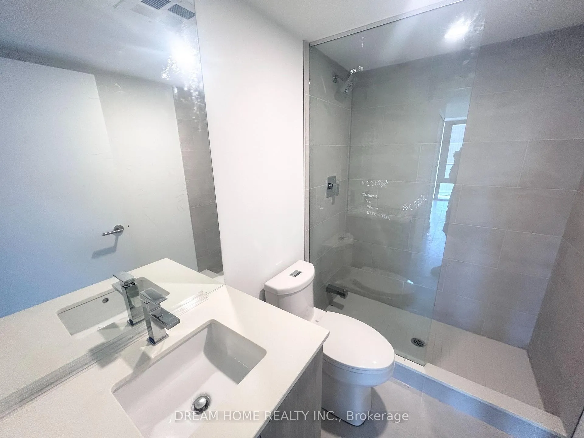 Photo 5 of Unit 802, 47 Mutual Street, Toronto, Church-Yonge Corridor — HOMEH