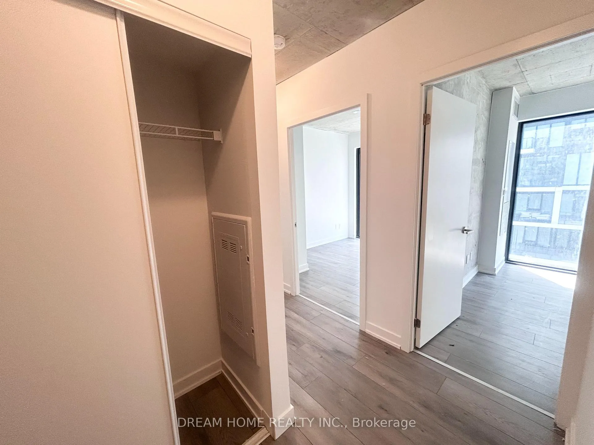 Photo 6 of Unit 802, 47 Mutual Street, Toronto, Church-Yonge Corridor — HOMEH