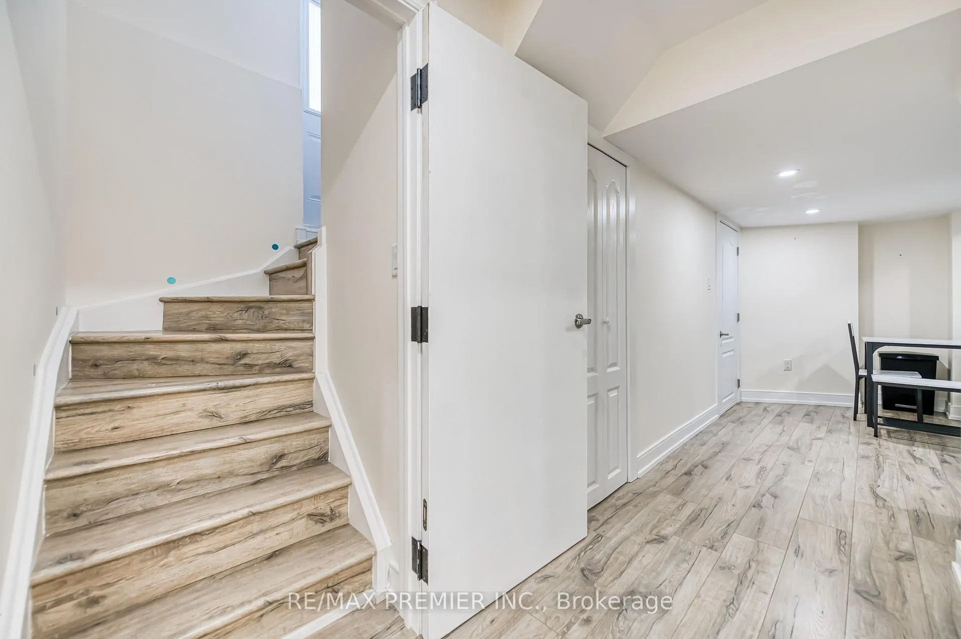 Photo 8 of Unit Bsmt, 142 Moody Drive, Vaughan, Kleinburg — HOMEH