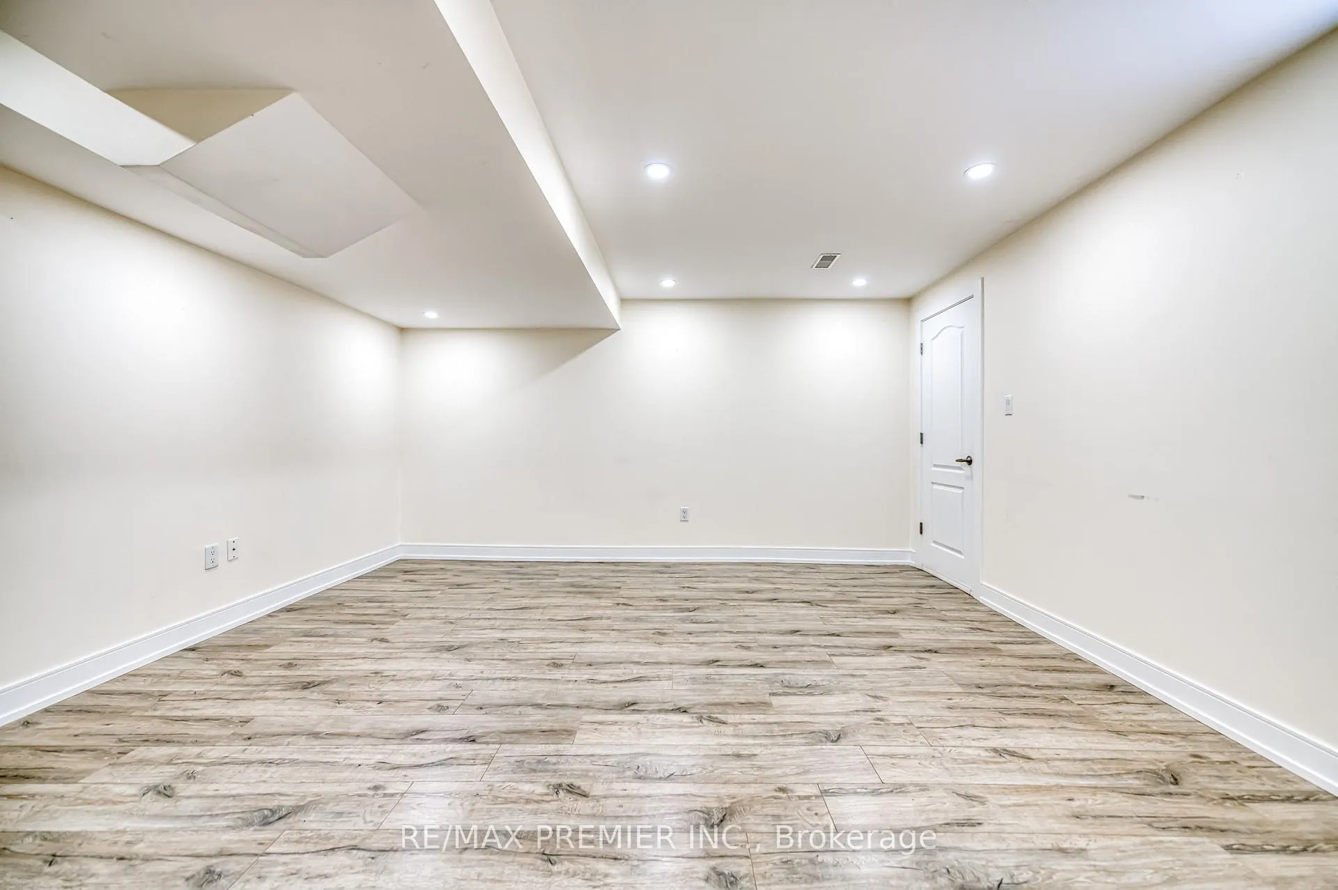 Photo 17 of Unit Bsmt, 142 Moody Drive, Vaughan, Kleinburg — HOMEH