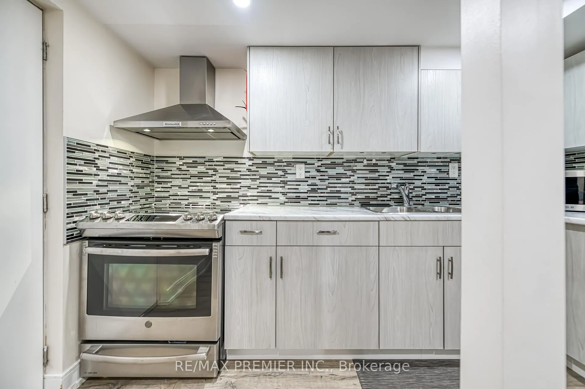 Photo 21 of Unit Bsmt, 142 Moody Drive, Vaughan, Kleinburg — HOMEH