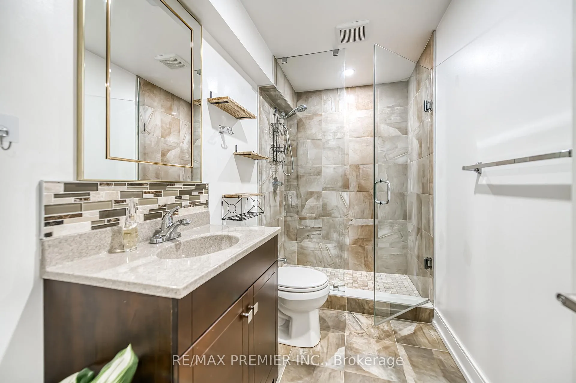 Photo 24 of Unit Bsmt, 142 Moody Drive, Vaughan, Kleinburg — HOMEH