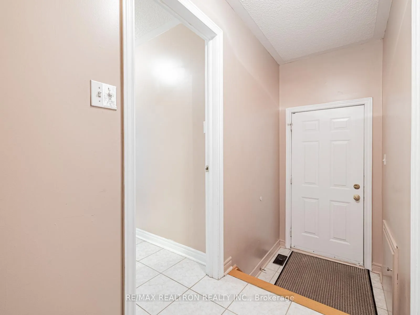 Photo 2 of 110 Derrywood Drive, Vaughan, Patterson — HOMEH