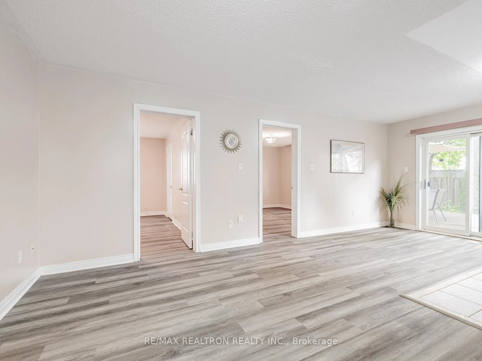 Photo 12 of 110 Derrywood Drive, Vaughan, Patterson — HOMEH