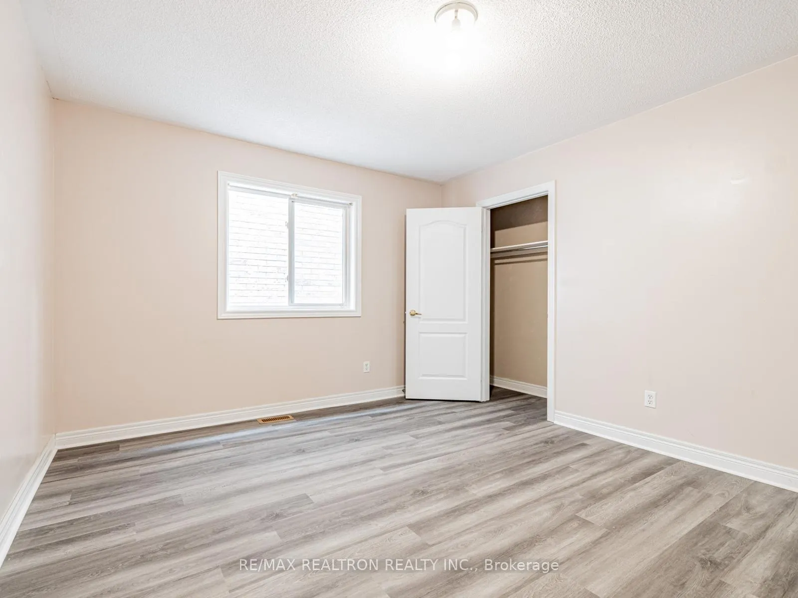 Photo 20 of 110 Derrywood Drive, Vaughan, Patterson — HOMEH