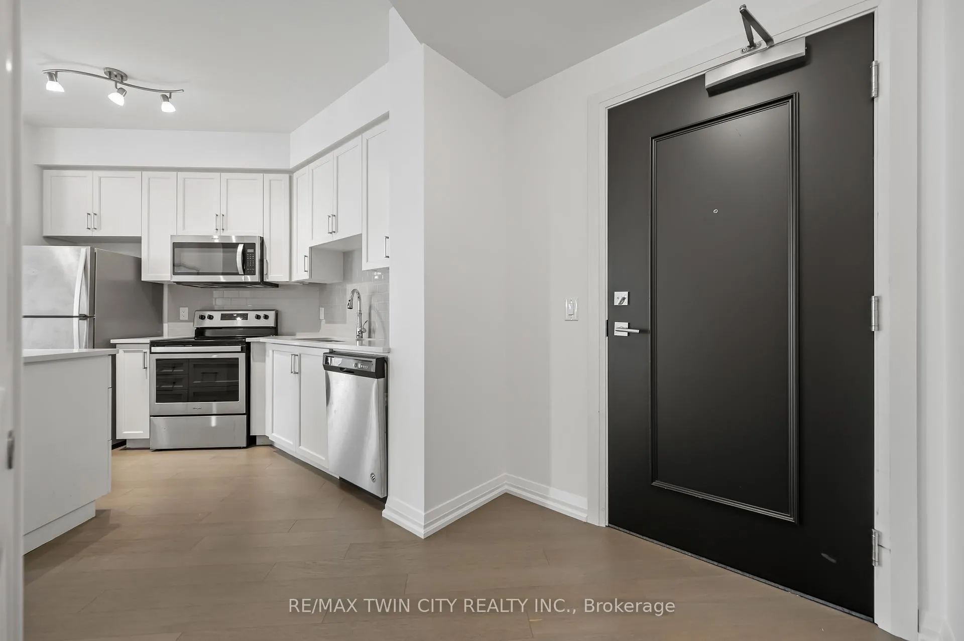 Photo 13 of Unit 1411, 155 Caroline Street S, Waterloo — HOMEH