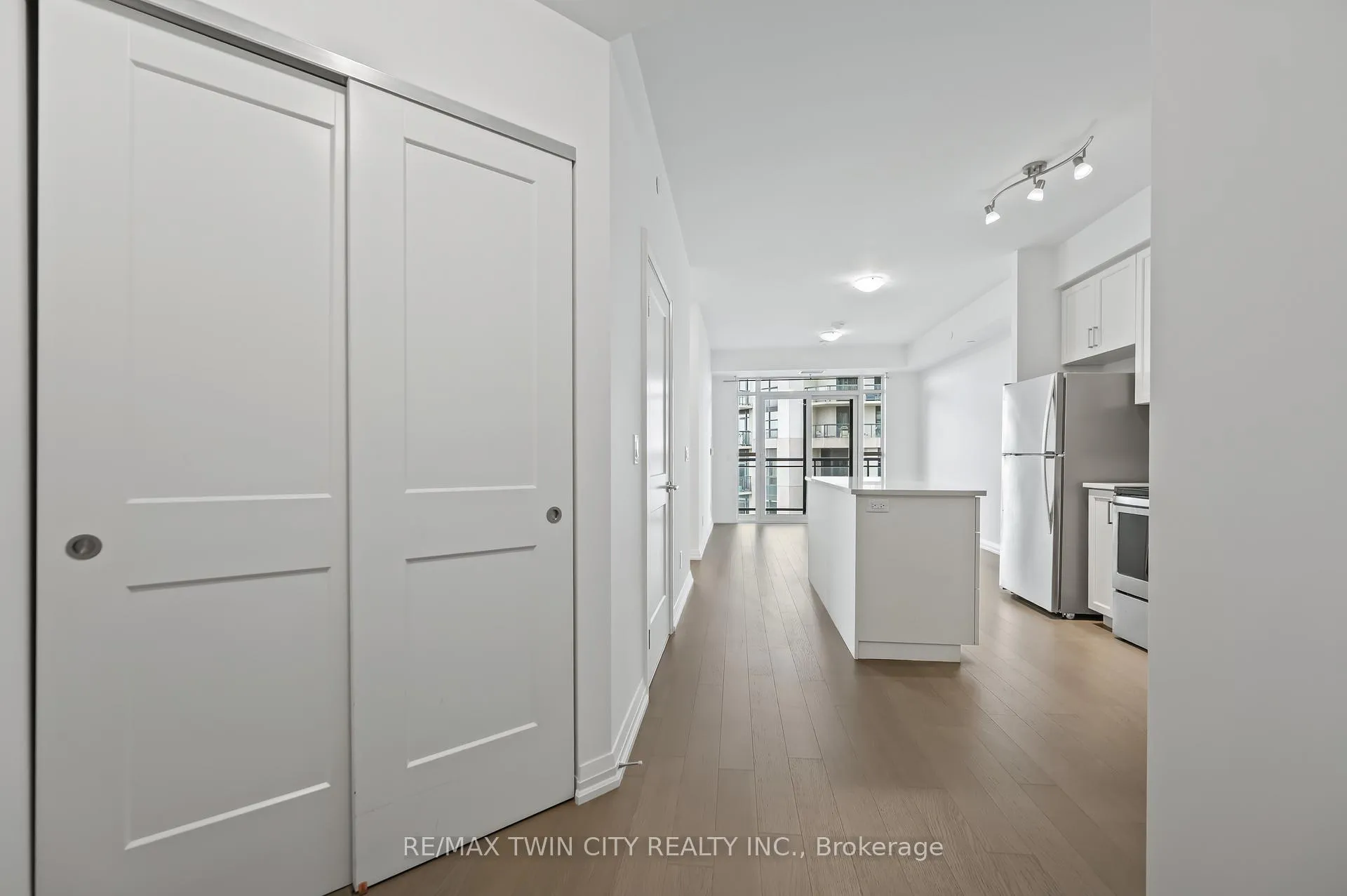 Photo 14 of Unit 1411, 155 Caroline Street S, Waterloo — HOMEH