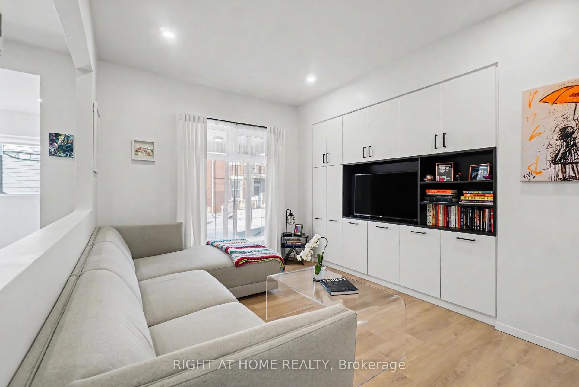 Photo 8 of 141 Carruthers Avenue, Ottawa, Mechanicsville — HOMEH