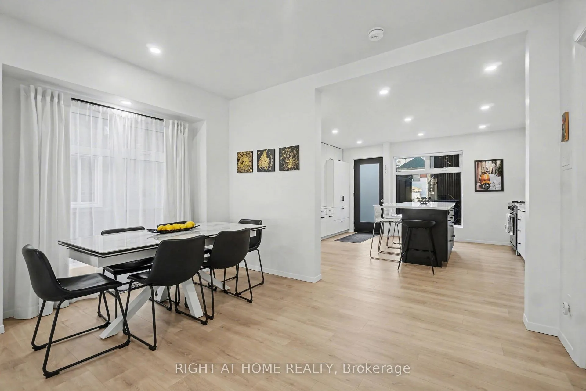 Photo 11 of 141 Carruthers Avenue, Ottawa, Mechanicsville — HOMEH