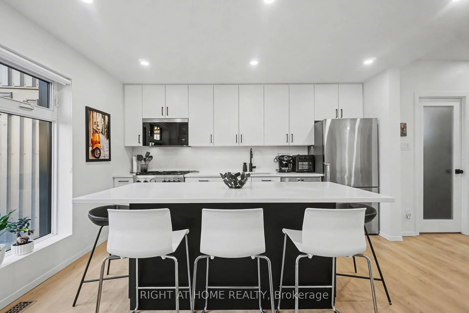 Photo 14 of 141 Carruthers Avenue, Ottawa, Mechanicsville — HOMEH