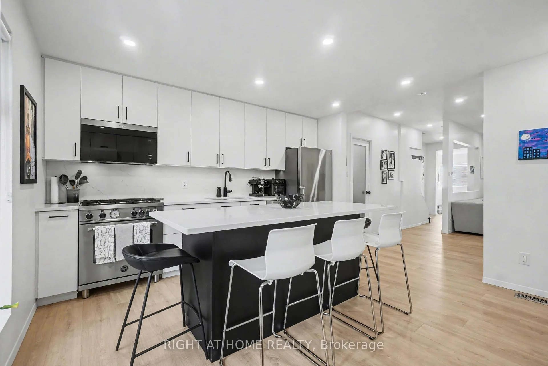 Photo 16 of 141 Carruthers Avenue, Ottawa, Mechanicsville — HOMEH