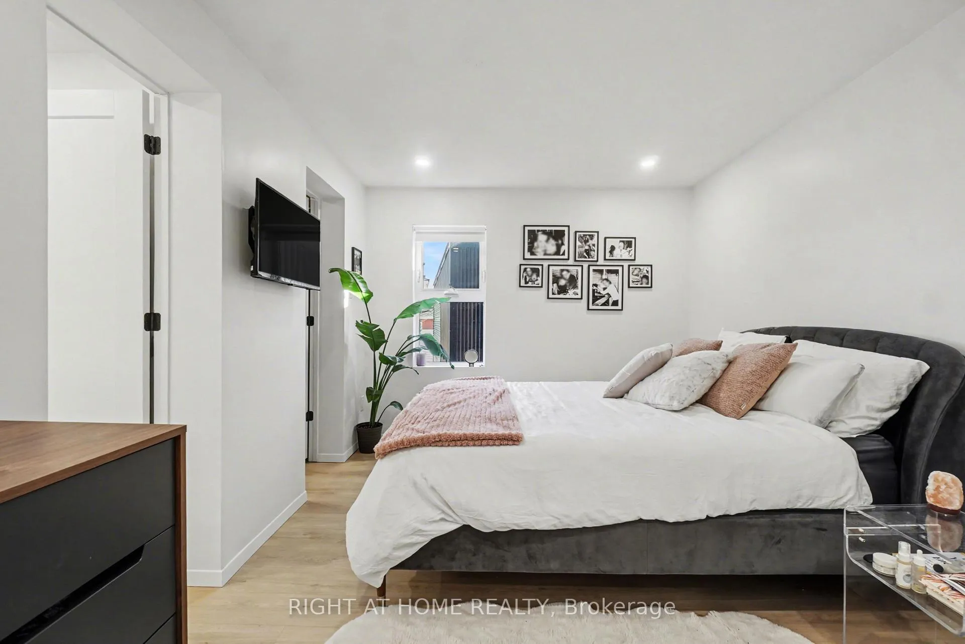 Photo 20 of 141 Carruthers Avenue, Ottawa, Mechanicsville — HOMEH